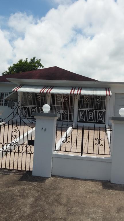 Jus4U-1 The Home Away From Home Villa Ocho Rios Exterior photo