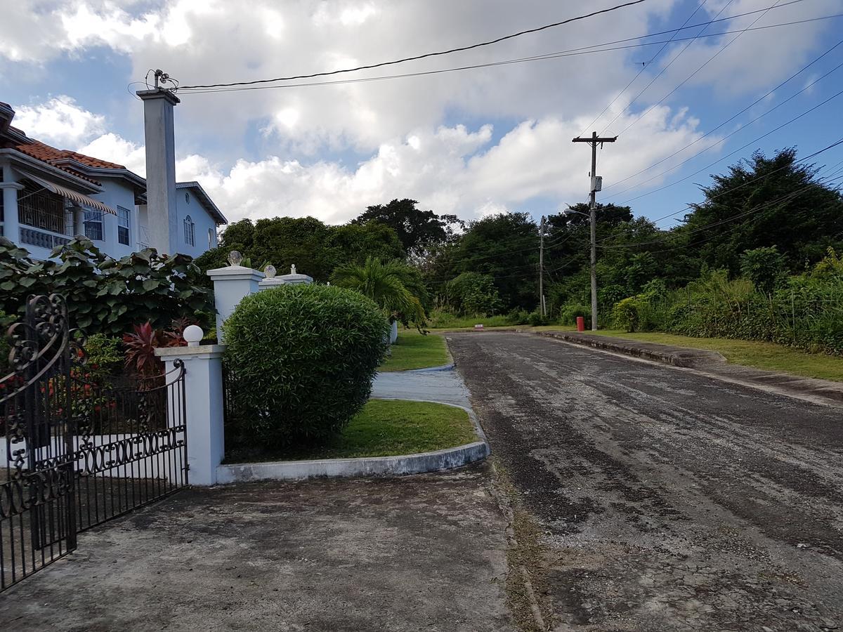 Jus4U-1 The Home Away From Home Villa Ocho Rios Exterior photo